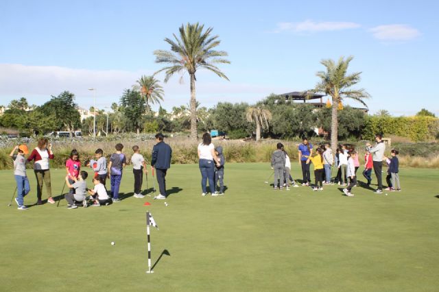 Alumnos del colegio “Joaquín Carrión” de San Javier se inician en el golf - 3, Foto 3