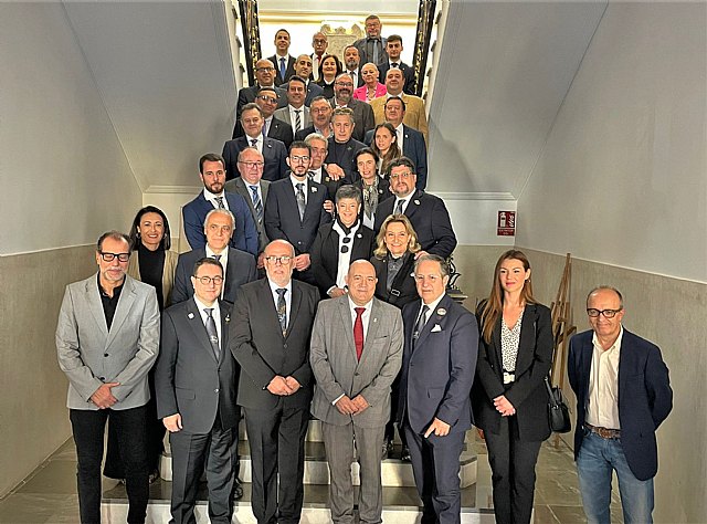 El alcalde promociona las bondades turísticas y culturales de Cieza ante la expedición italiana de Trapani - 1, Foto 1