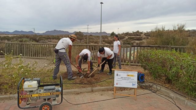 Visita a los alumnos trabajadores participantes en el PMEF de jóvenes beneficiarios de Garantía Juvenil - 1, Foto 1