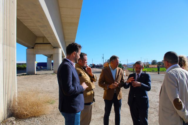 Fulgencio Gil Jódar: es irrenunciable que Lorca se convierta en estación referencial del Ave para toda la comarca. No podemos esperar al soterramiento - 2, Foto 2