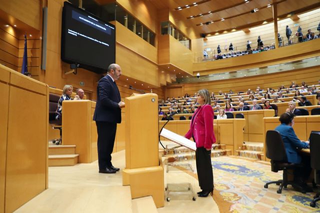 María Dolores Flores toma posesión de su escaño como senadora - 1, Foto 1