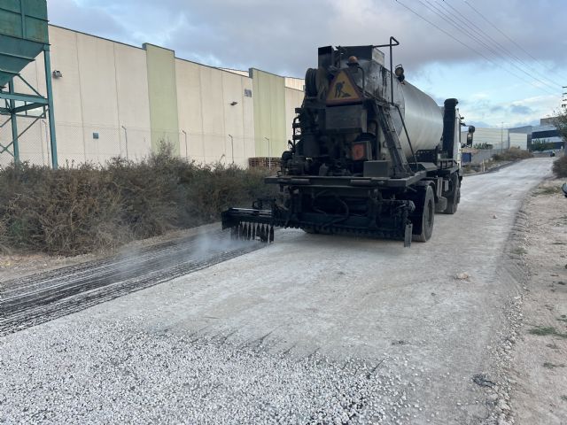 Continua el arreglo y asfaltado de caminos con las actuaciones y trabajos en el Camino de la Hoya - 1, Foto 1