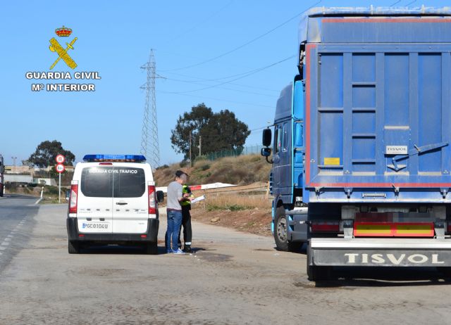 La Guardia Civil intercepta al conductor de un trailer de 40 toneladas conduciendo bajo los efectos de drogas. - 2, Foto 2