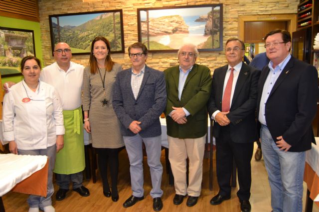 Los Parradboleros, Estrella de Levante y el restaurante La Máquina de Lugones, Fabes de Oro 2017 del Restaurante Casa Menéndez - 1, Foto 1