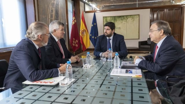 López Miras insta al Gobierno central a reclamar a la UE medidas que garanticen la libre circulación de mercancías entre España y Francia - 1, Foto 1