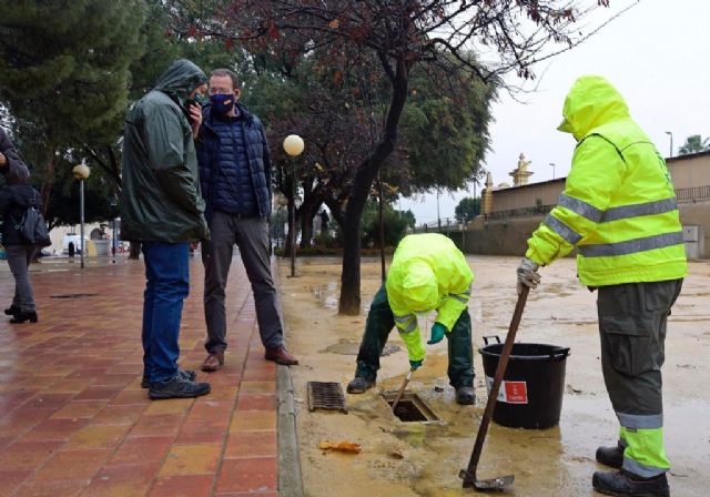 Desarrollo Urbano ultima los trabajos de limpieza de imbornales situados en los parques y jardines del municipio - 3, Foto 3