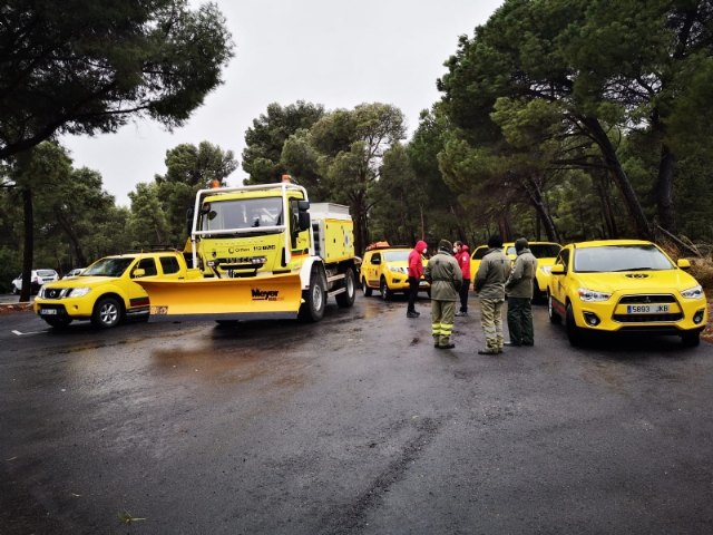 Habilitan 5 vehículos de las brigadas forestales como quitanieves en las comarcas y espacios naturales afectados por el temporal de nieve, Foto 2