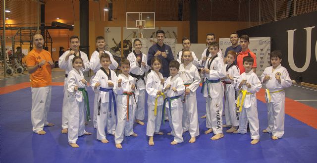 Joel González, deportista y estudiante de la UCAM, impartió una Masterclass de taekwondo - 1, Foto 1