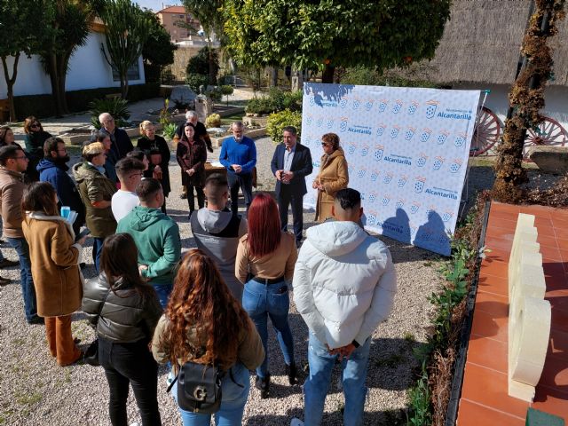 Trece alumnos finalizan el programa de empleo y formación en jardinería y reciben sus certificados de profesionalidad - 3, Foto 3