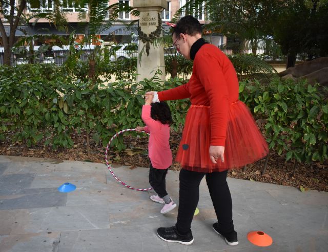 Usuarias de Fundown participan como voluntarias en el carnaval de Cruz Roja - 2, Foto 2