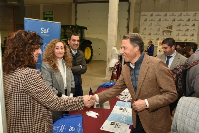 Ifelor acoge una feria para acercar empresas y talento y crear oportunidades de empleo y formación - 1, Foto 1