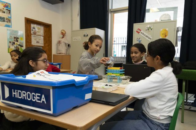 Más de mil niñas murcianas han participado en el programa educativo de Hidrogea para potenciar las vocaciones en carreras técnicas y científicas - 2, Foto 2