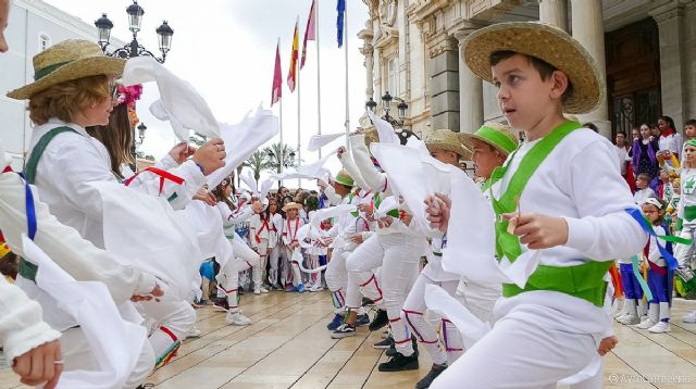 El pasacalles escolar del Carnaval se aplaza al martes por el viento - 1, Foto 1