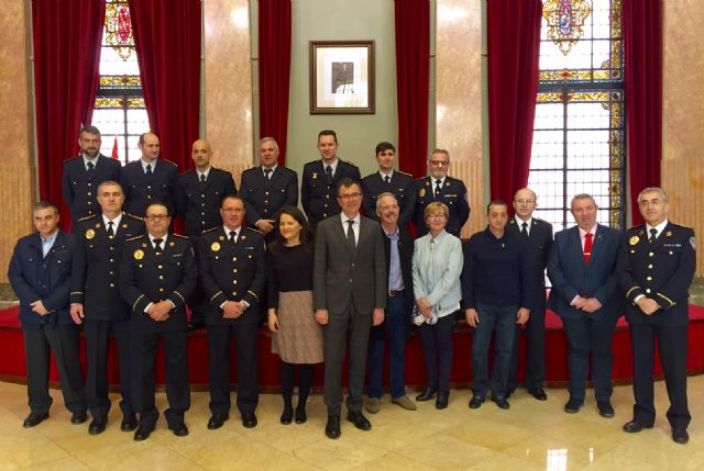 El Ayuntamiento distingue la labor de los bomberos jubilados en el día de su Patrón - 3, Foto 3