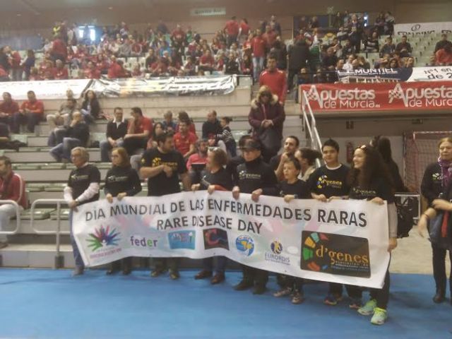 Los equipos del UCAM Murcia CB y UCAM Murcia CF muestran su apoyo a las Enfermedades Raras - 2, Foto 2