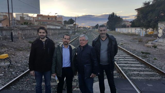 Podemos lleva a los vecinos de Ronda Sur la propuesta presentada en el Congreso para el soterramiento completo del AVE - 1, Foto 1