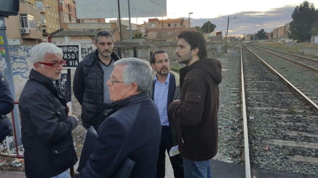 Podemos lleva a los vecinos de Ronda Sur la propuesta presentada en el Congreso para el soterramiento completo del AVE - 2, Foto 2