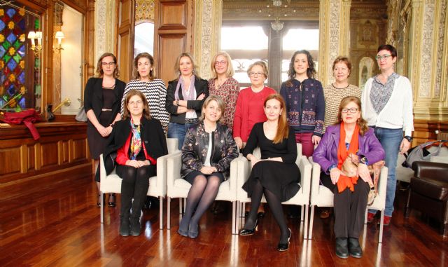 La UCAM presente en el foro de mujeres científicas murcianas, Lyceum - 1, Foto 1