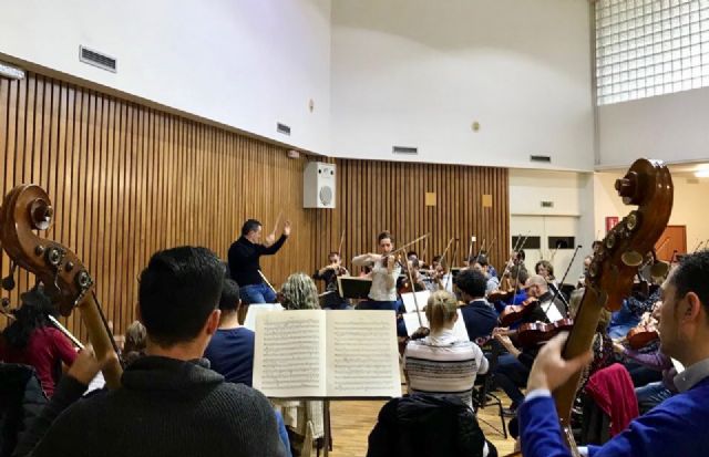 La Orquesta Sinfónica de la Región de Murcia interpreta a Mendelssohn, Bruch y Tchaikovsky en el Auditorio de Águilas - 1, Foto 1