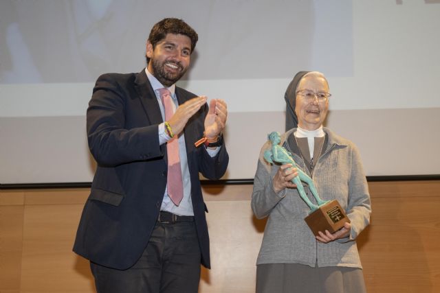 López Miras apela a la implicación de todos para lograr que la igualdad, que hoy es un derecho, sea un hecho - 2, Foto 2