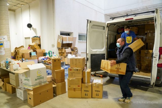 Un segundo camión con ayuda humanitaria saldrá este martes desde Cartagena en dirección a Ucrania - 1, Foto 1