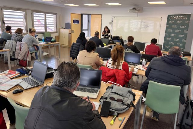 La tasa de emprendimiento femenino en la Vega Baja aumenta un 20% en dos años - 1, Foto 1