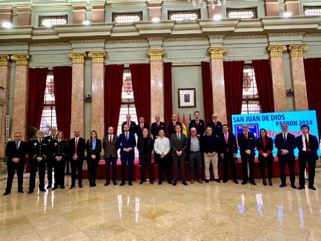 Murcia reconoce la labor de cuatro miembros del Servicio de Extinción de Incendios y Salvamento recientemente jubilados - 1, Foto 1