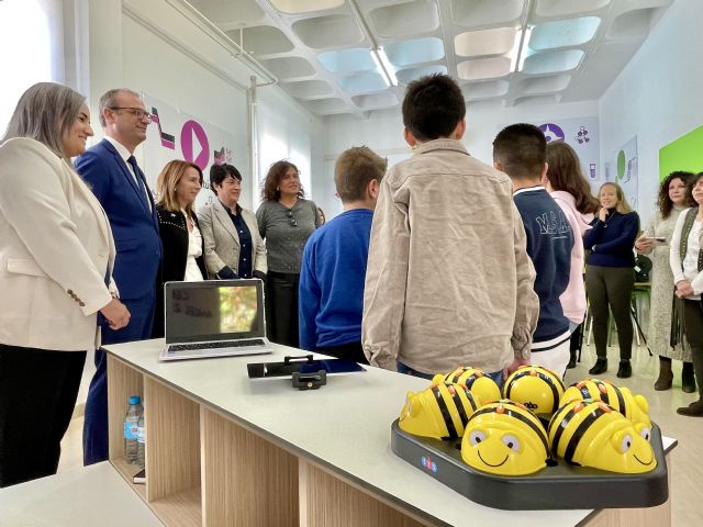 Alumnado y docentes del CEIP Ángel Zapata de Torreagüera adquirirán competencias en tecnologías digitales gracias a su nueva Aula del Futuro - 2, Foto 2