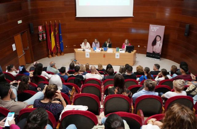 Casi 5.000 personas de la población gitana participan en los programas de inclusión e igualdad que desarrolla la Comunidad - 2, Foto 2