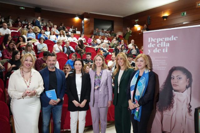 Casi 5.000 personas de la población gitana participan en los programas de inclusión e igualdad que desarrolla la Comunidad - 3, Foto 3