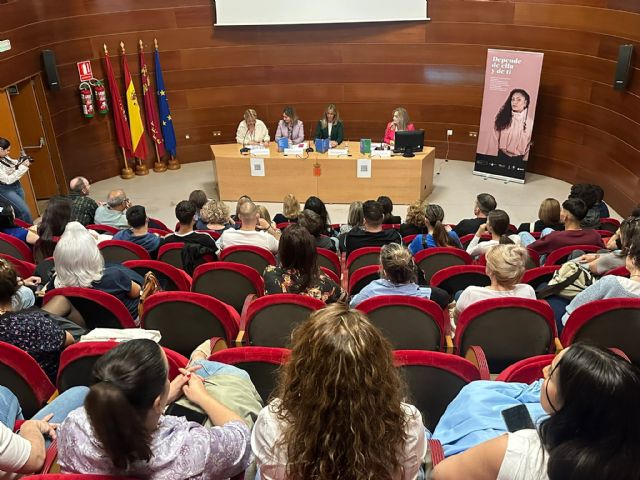 El Ayuntamiento de Murcia prepara una estrategia municipal para favorecer la inserción social de la población gitana - 3, Foto 3