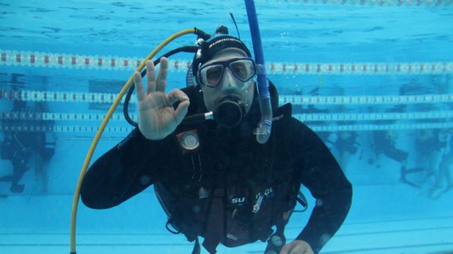 Más de una treintena de personas descubren el buceo recreativo en las piscinas municipales de Puerto Lumbreras - 1, Foto 1