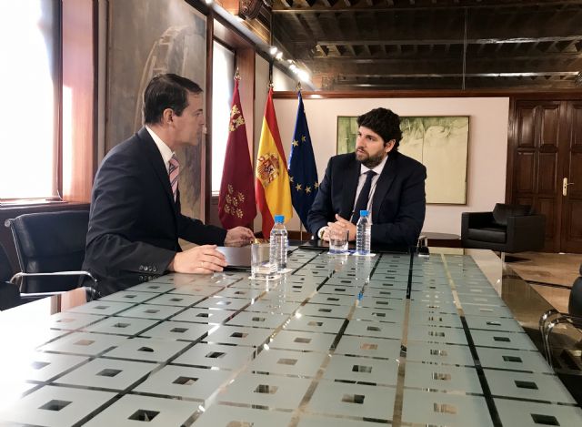 El presidente Fernando López Miras se reúne con el director general del Foro Nueva Murcia - 2, Foto 2