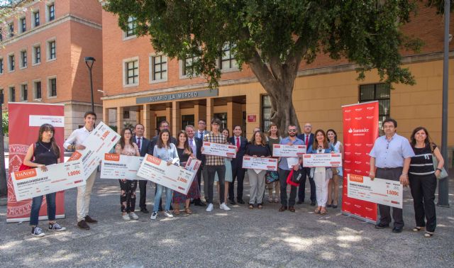 UMU entregó los premios de los concursos Santander Ingenio y de Relato Corto Thader a sus estudiantes de movilidad - 1, Foto 1