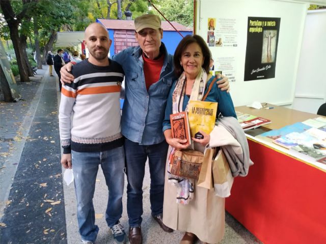 José González Ortiz clausurará la Feria del Libro de Puertollano, con la inauguración de su Banco Literario - 2, Foto 2