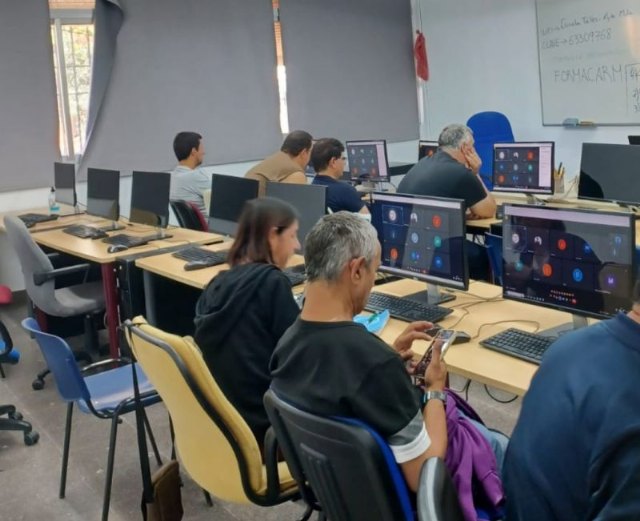 Miembros de Intedis realizan la formación ‘Ocio en la red para principiantes’ - 1, Foto 1