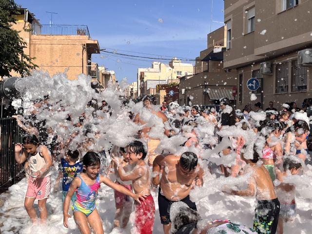 Carmen López Munuera es nombrada vecina del año en las fiestas vecinales de la Huerta de la Roja Carmen López Munuera es nombrada vecina del año en las fiestas vecinales de la Huerta de la Roja