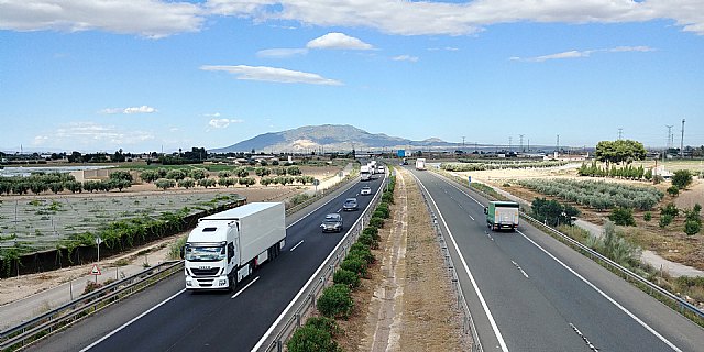 En marcha el paquete de medidas de apoyo al transporte por carretera de viajeros y mercancías aprobado por el Gobierno - 1, Foto 1