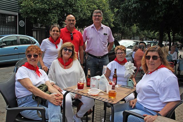 Fiesta de San Fermín en Sevilla. Sevilla se viste de rojo y blanco, por la festividad de San Fermín - 3, Foto 3