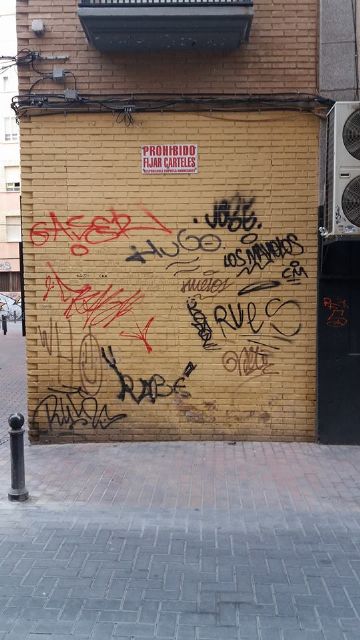 La Oficina Municipal del Grafiti ha limpiado, pintado y decorado más de 1.500 metros cuadrados de paredes de Santa Eulalia - 3, Foto 3