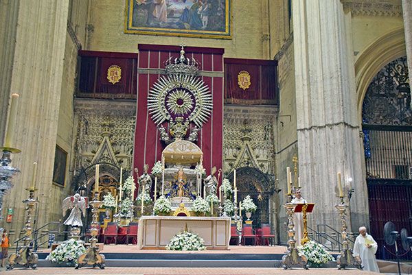 Monseñor José Ángel Saiz Meneses, arzobispo de Sevilla, está predicando este año 2022 la solemne y devota novena en honor a Nuestra Señora de los Reyes - 4, Foto 4