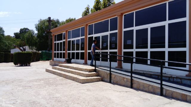 Los usuarios del Parque de Tentegorra claman por el cierre de la cantina y la piscina grande en verano - 1, Foto 1