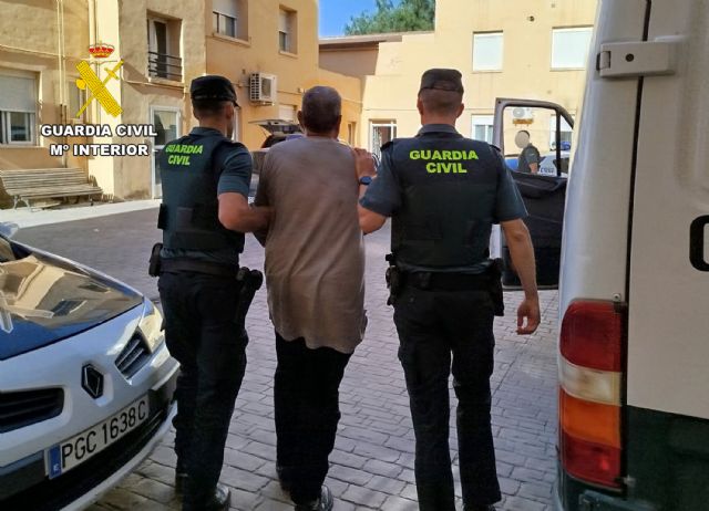 La Guardia Civil detiene en Mula a dos personas involucradas en una agresión con armas blancas y de fuego - 1, Foto 1