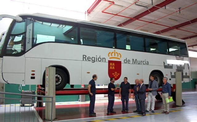 El Parque Móvil regional facilitó el año pasado el transporte a más de 12.500 personas con discapacidad - 2, Foto 2