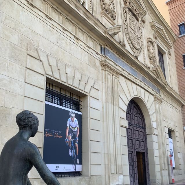 El realismo de Antonio Menchón inunda el Almudí con retratos de grandes personajes de nuestro país, del mundo de la Cultura y el Deporte - 1, Foto 1