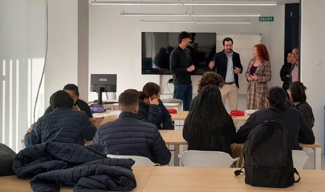 Más de 6.100 personas podrán mejorar su cualificación con los cerca de 400 cursos gratuitos que el SEF inicia en septiembre Más de 6.100 personas podrán mejorar su cualificación con los cerca de 400 cursos gratuitos que el SEF inicia en septiembre