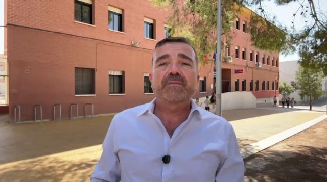 Albaladejo: 'Frente al batacazo del modelo socialista, López Miras apuesta por un sistema educativo propio basado en la libertad, el esfuerzo y la excelencia' Albaladejo: 'Frente al batacazo del modelo socialista, López Miras apuesta por un sistema educativo propio basado en la libertad, el esfuerzo y la excelencia'