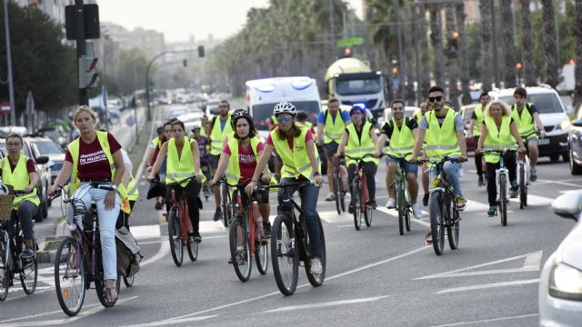 Doscientas personas participan en la subida en bicicleta al Campus de Espinardo de la Universidad de Murcia - 1, Foto 1