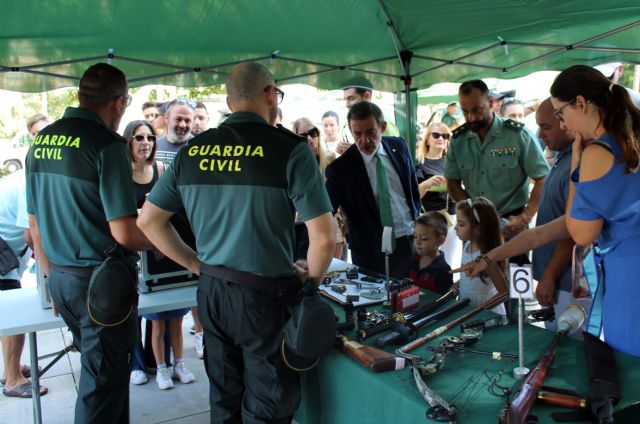 La Guardia Civil expone sus recursos humanos y técnicos, con motivo de la celebración de la festividad de su Patrona - 2, Foto 2