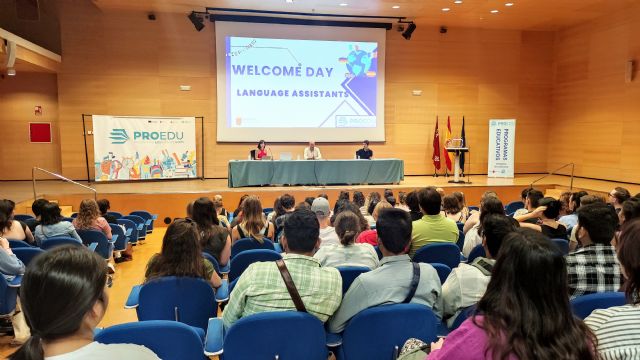 Bienvenida a los 217 auxiliares de conversación de habla inglesa, francesa, alemana, italiana y china destinados a centros educativos de la Región - 2, Foto 2